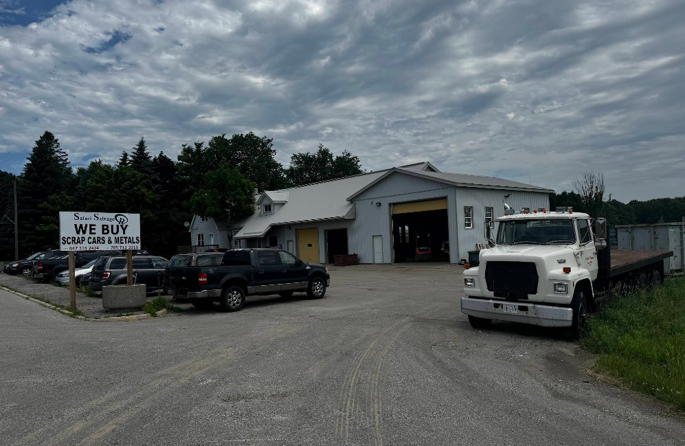 Safari Salvage - photo 1